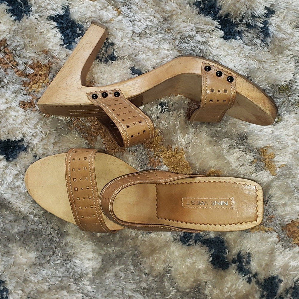 Nine West Sandals Tan Leather Straps Wood Crafted Heel